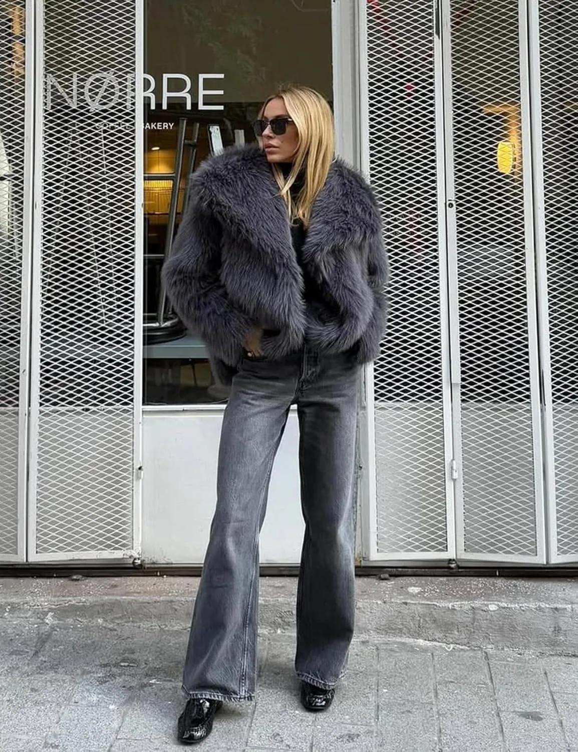 Shiyifa Faux Fur Coat for Women Fluffy Faux Fur Jacket Long Sleeve Open Front Cropped Fuzzy Outerwear
