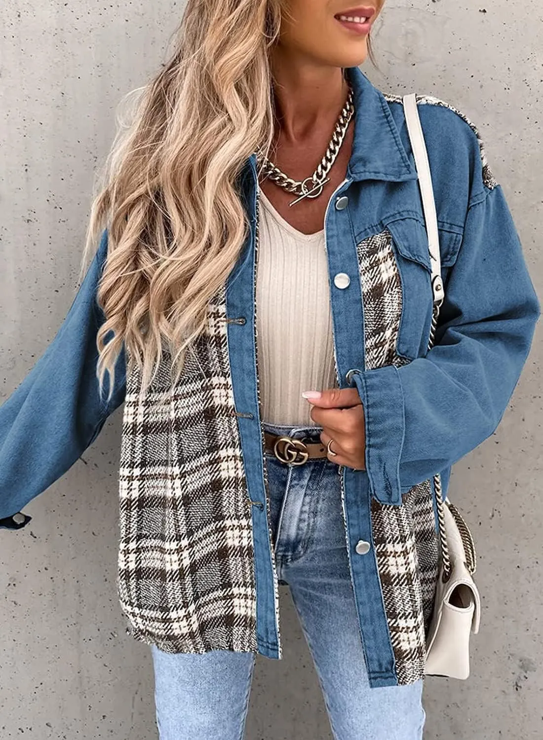 Women Jean Jacket Denim Plaid Shackets Button Down Shirt Jackets Oversized Pocketed Coat 2024 Fall Fashion Outfits