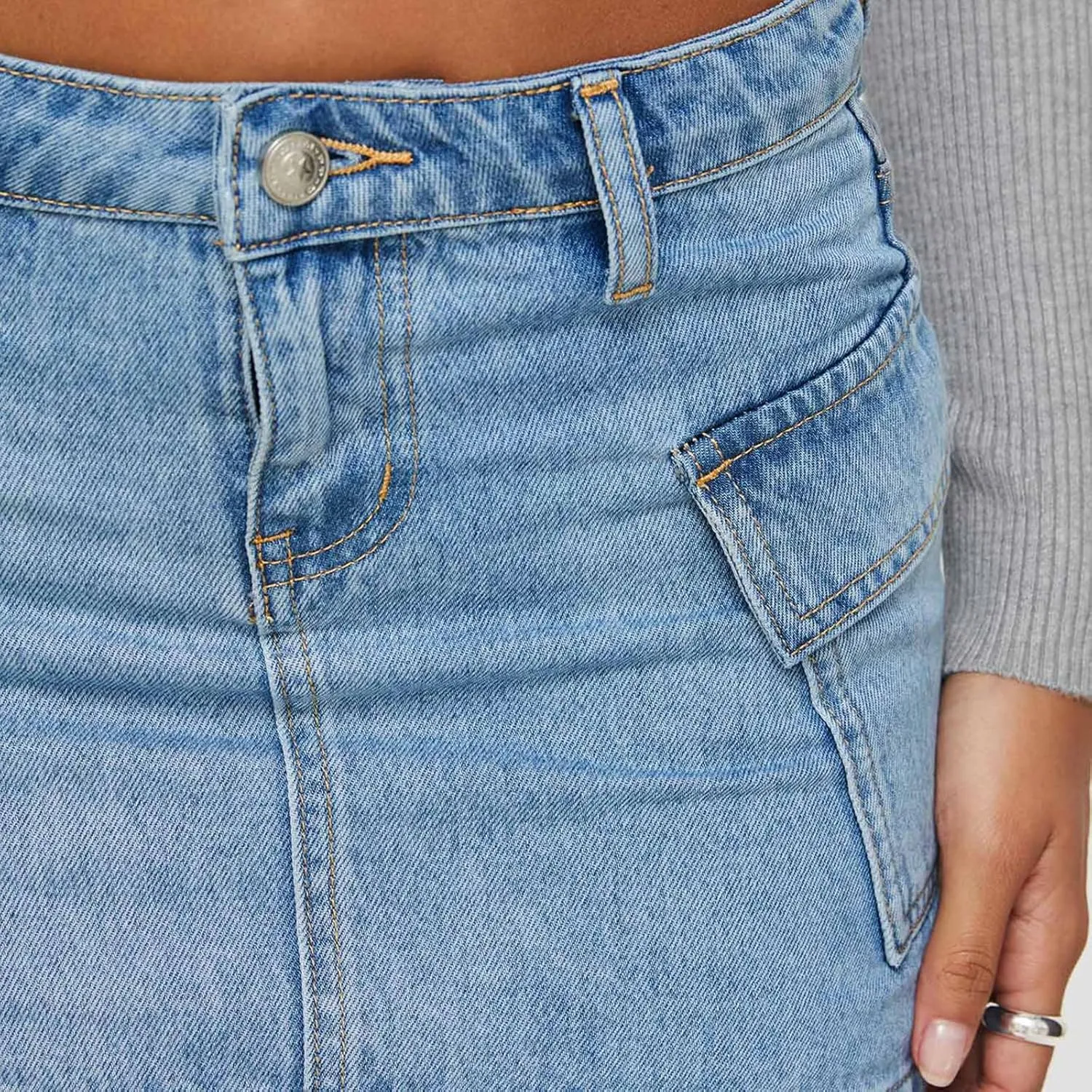Womens Mini Cargo Skirts Y2k Low Waist Button Bodycon Denim Skirt Vintage Cute Jean Skirts with Pockets Streetwear